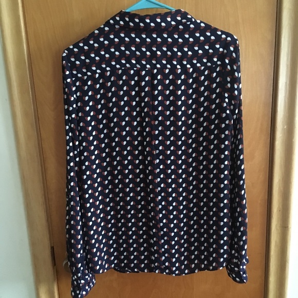 Express dressy button down. - Picture 5 of 7